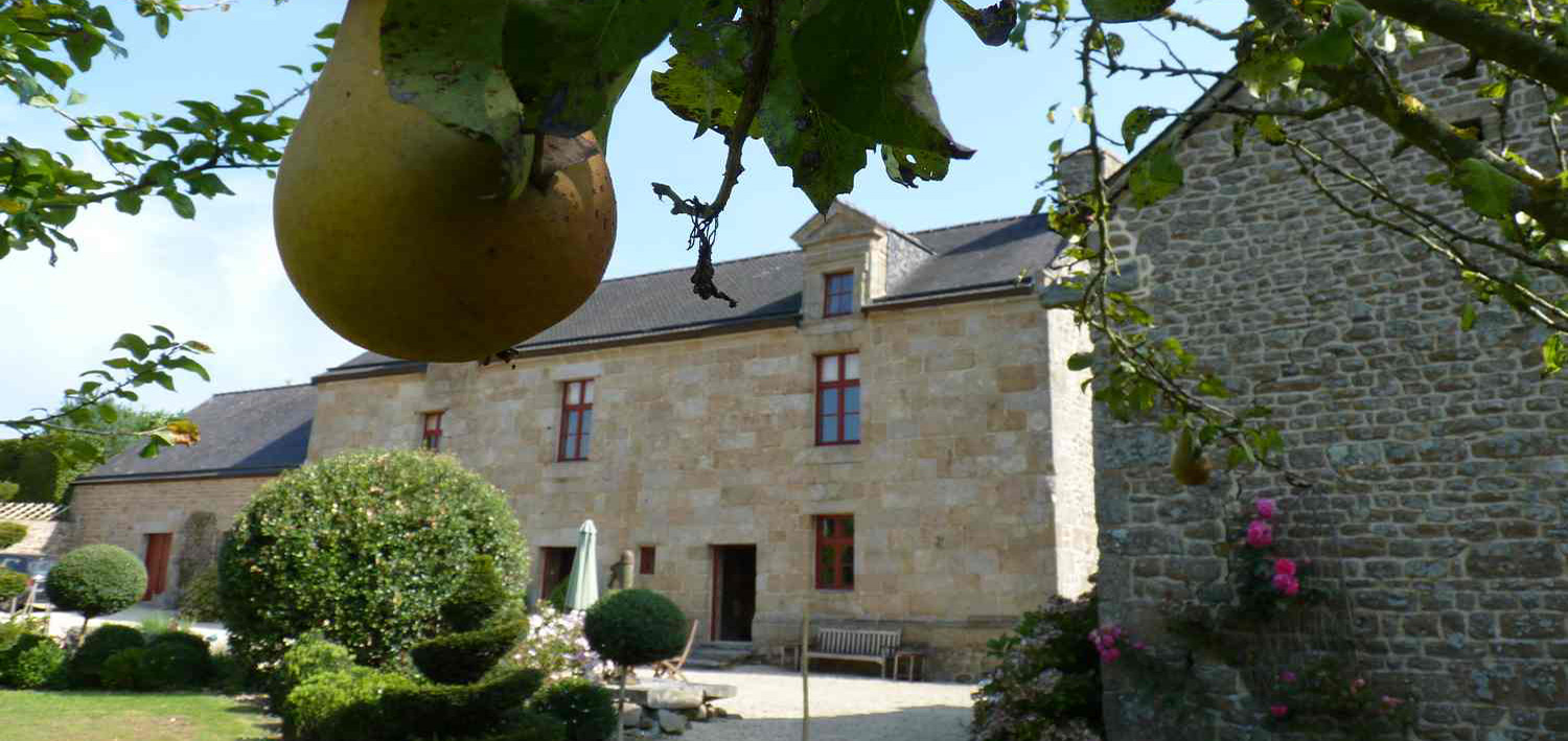 Manoir du Vaugarny, XIV century, castle, historical place, Manor House, Brittany